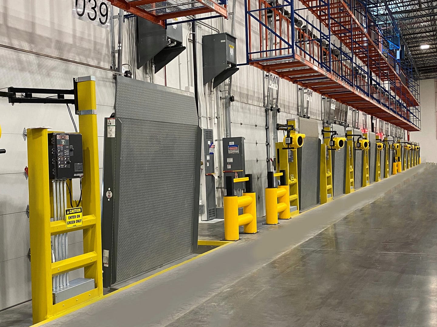 Vertical Storing Dock Leveller