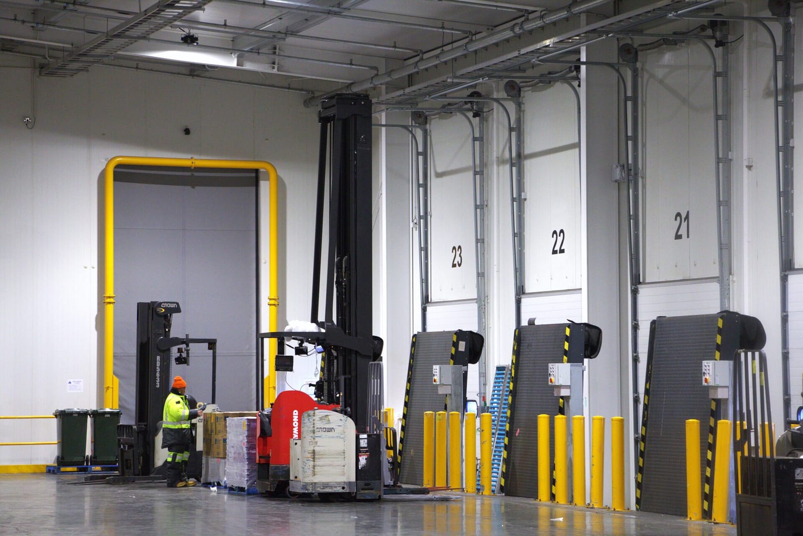 Vertical Storing Dock Leveller